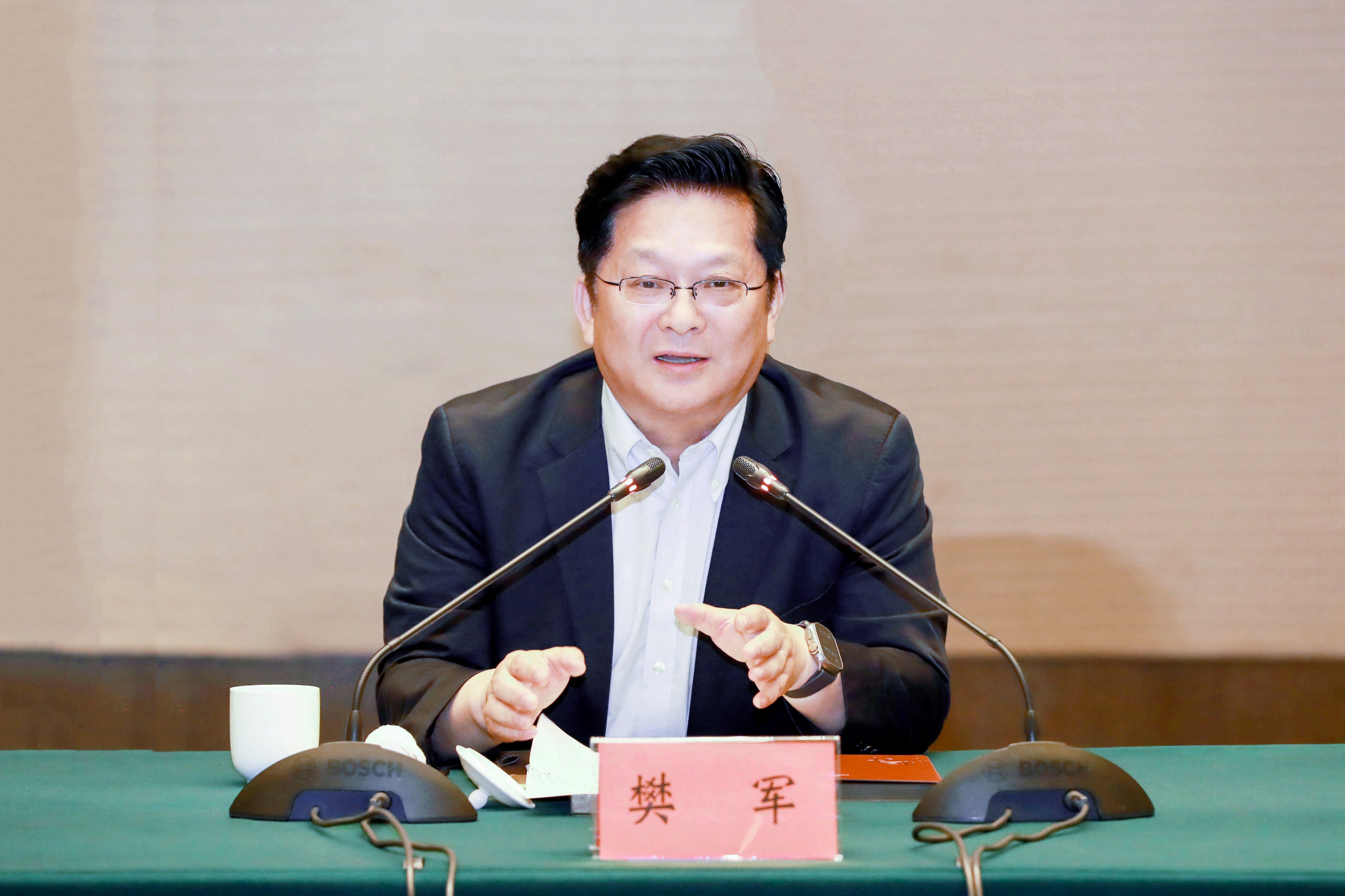 董事长 - 副本.jpg